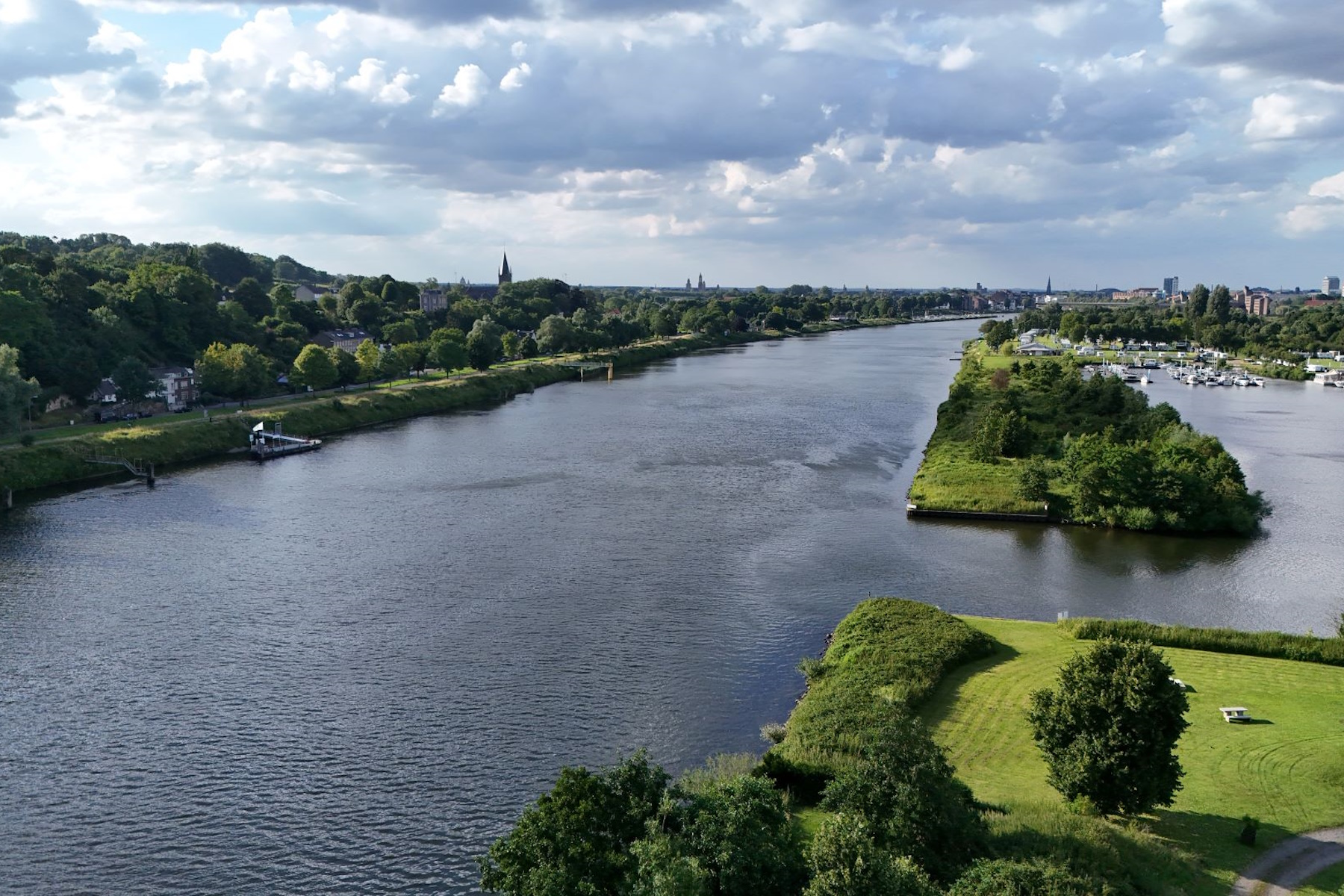Invaart naar Maastricht Marina